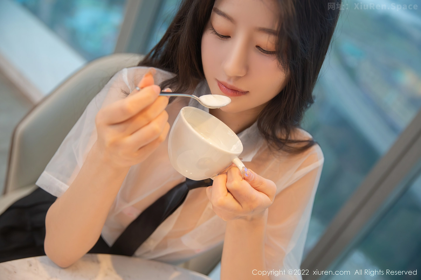 图片[3]-[XiuRen秀人网] VOL.5385 模特熊小诺性感轻透白T配黑色短裙露超薄无内黑丝极致诱惑写真72P-秀人网官方网站